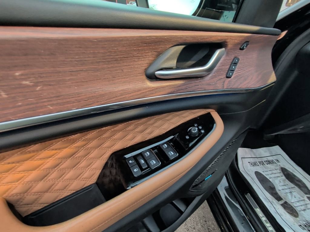 Certified 2022 Jeep Grand Cherokee Summit w/ Adv Protech Group IV image 13