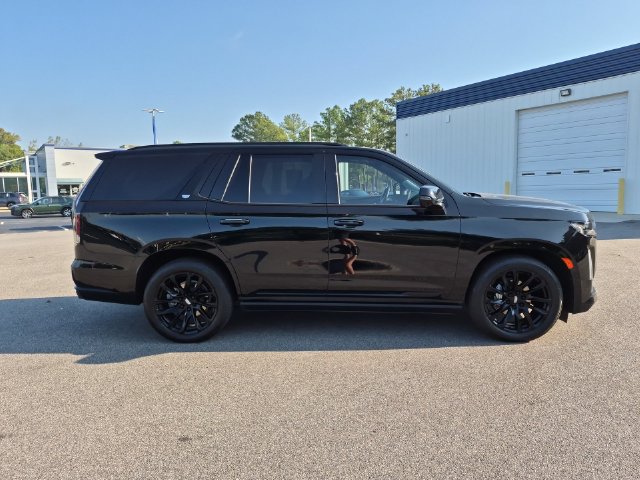 Used 2024 Cadillac Escalade Sport Platinum w/ LPO, ONYX Package AWD/4WD image 2