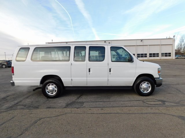 Used 2012 Ford E-350 and Econoline 350 XLT image 2