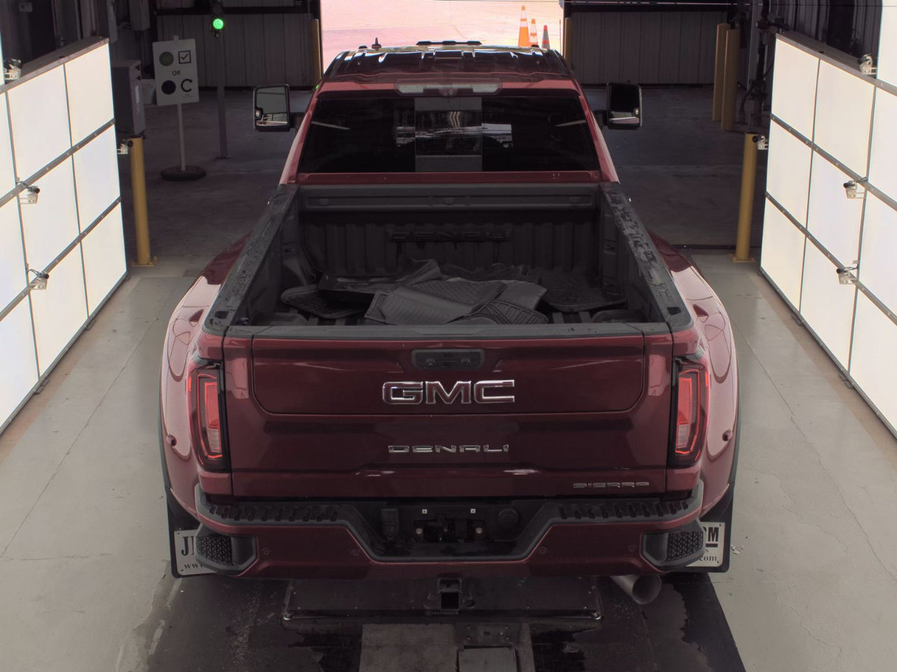 Used 2021 GMC Sierra 3500 Denali w/ Denali Ultimate Package image 5