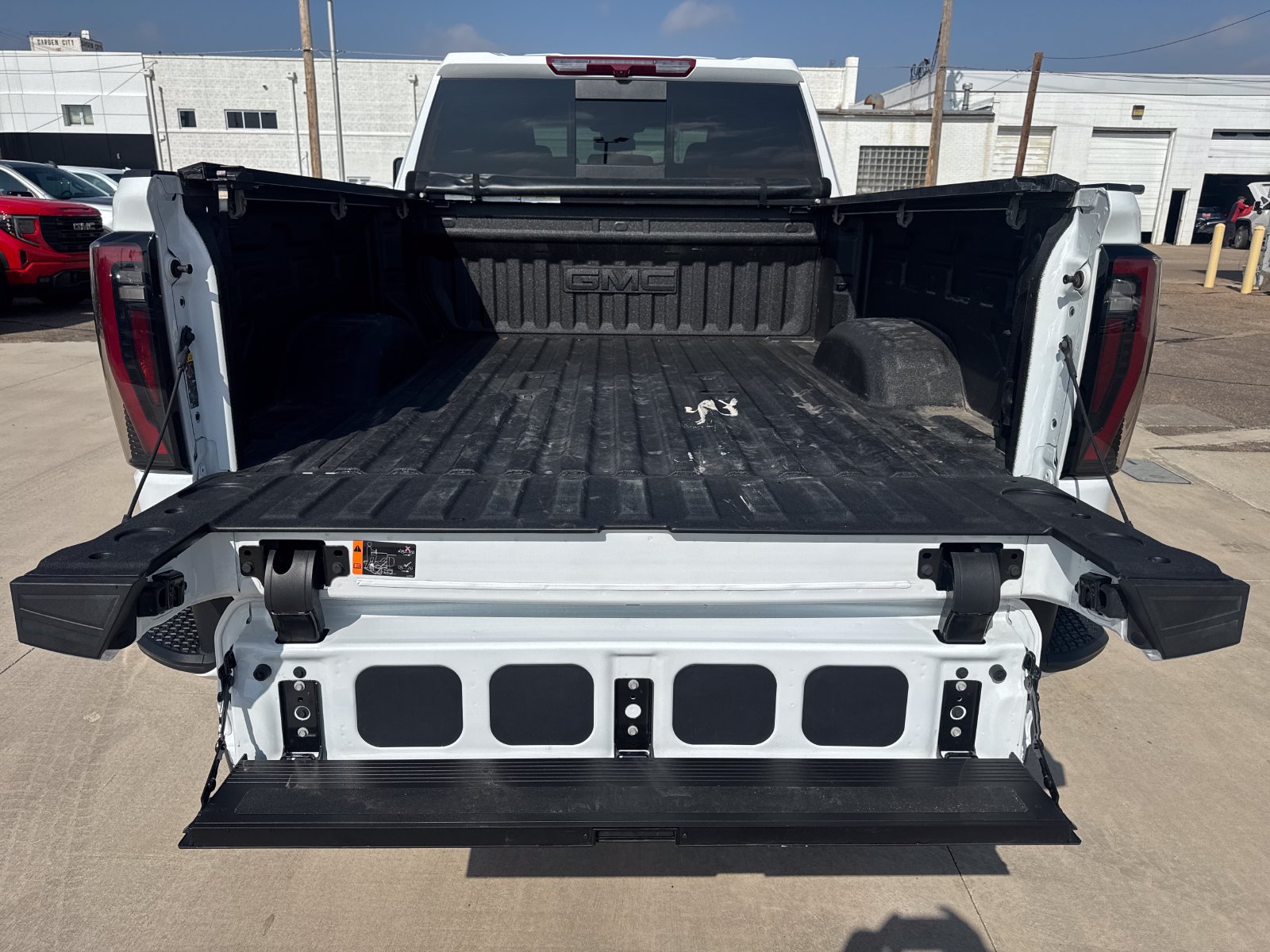 Used 2026 GMC Sierra 3500 AT4 AWD/4WD image 26