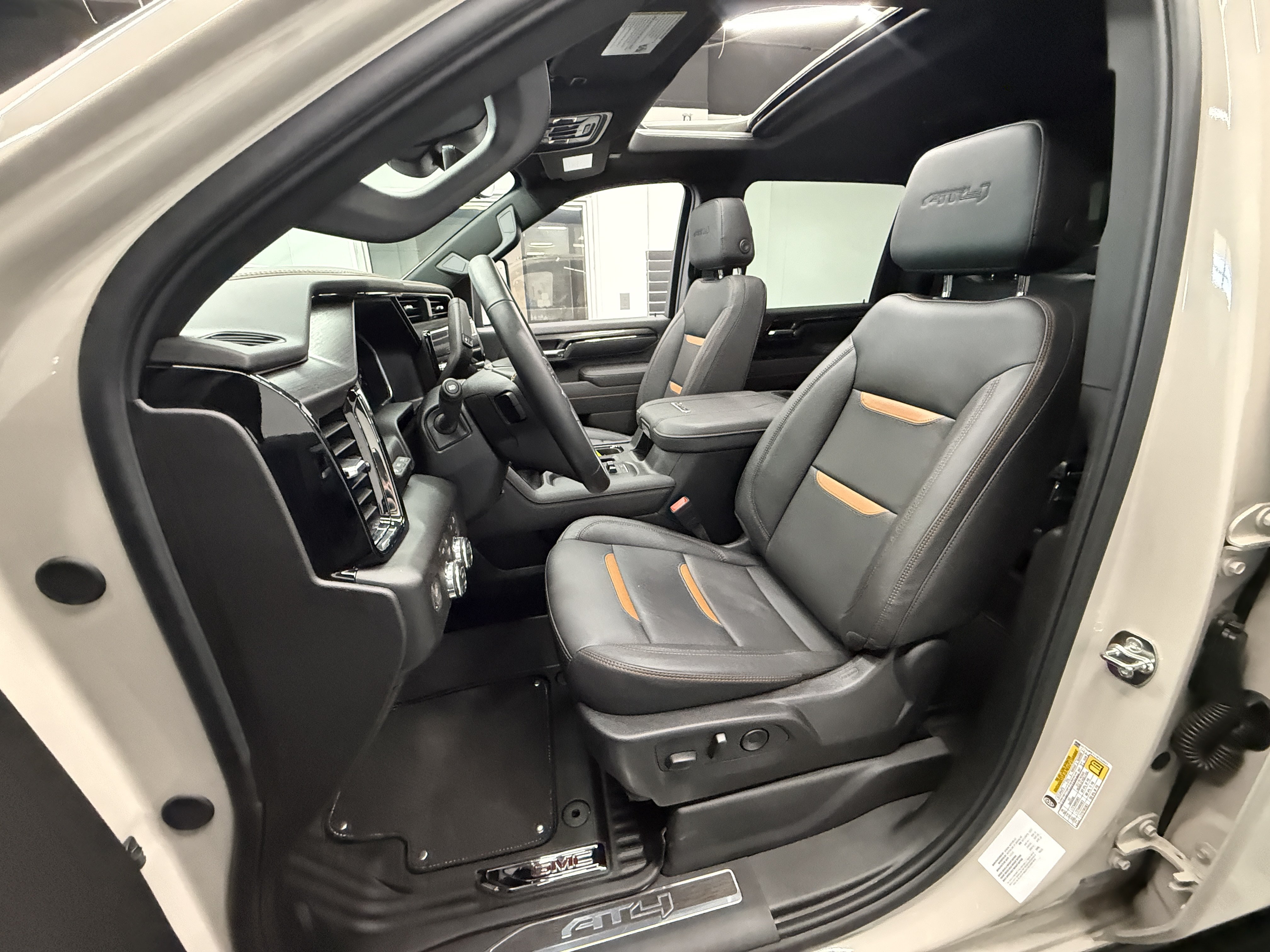 Used 2026 GMC Sierra 2500 AT4 w/ AT4 Premium Plus Package AWD/4WD image 12