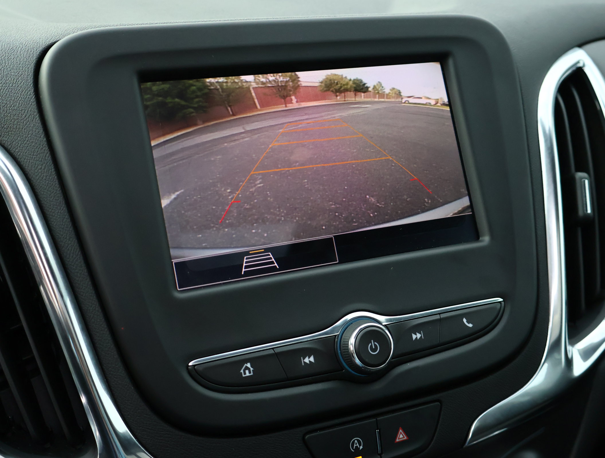Used 2024 Chevrolet Equinox LT w/ LPO, Floor Liner Package FWD image 6
