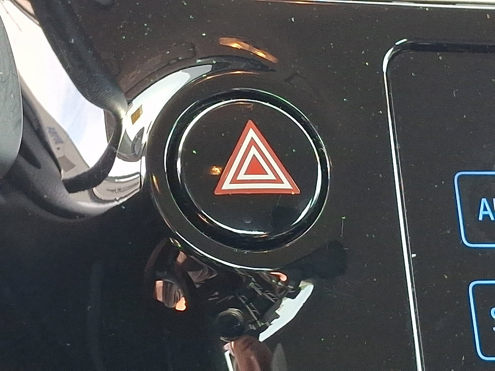 Used 2018 Toyota Corolla SE FWD image 26