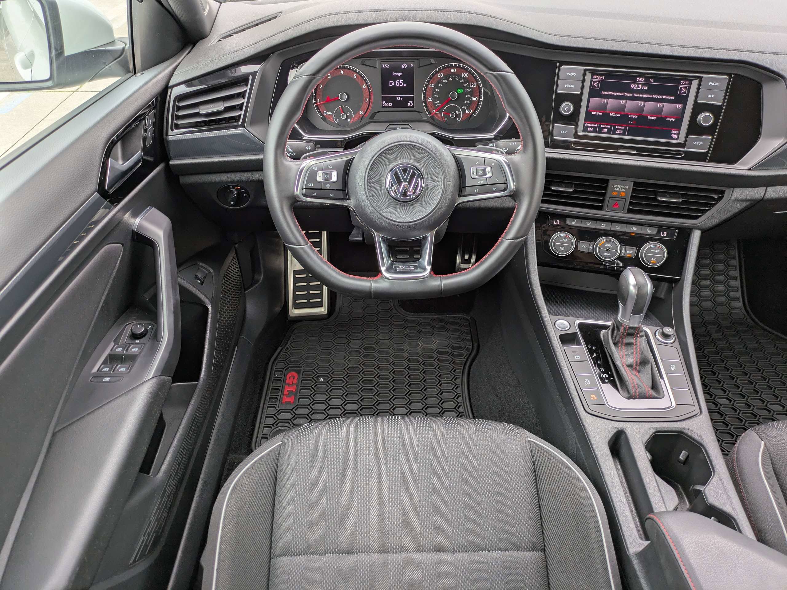 Certified 2019 Volkswagen Jetta GLI image 15