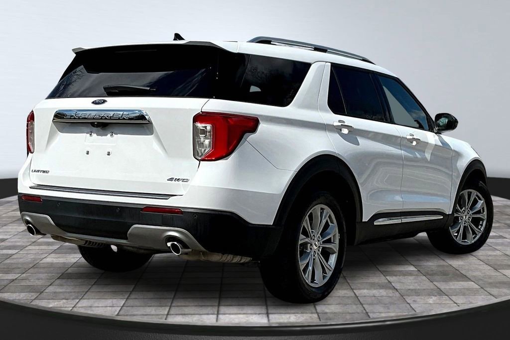 Used 2023 Ford Explorer Limited image 6