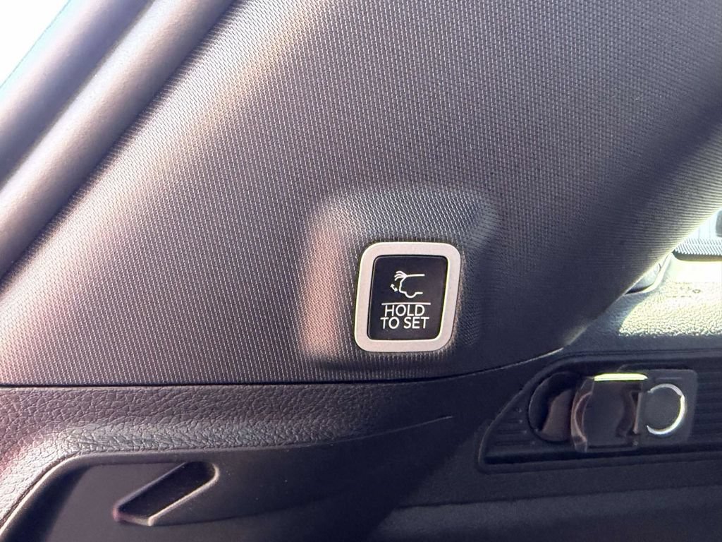 Used 2023 Jeep Grand Cherokee Altitude AWD/4WD image 16