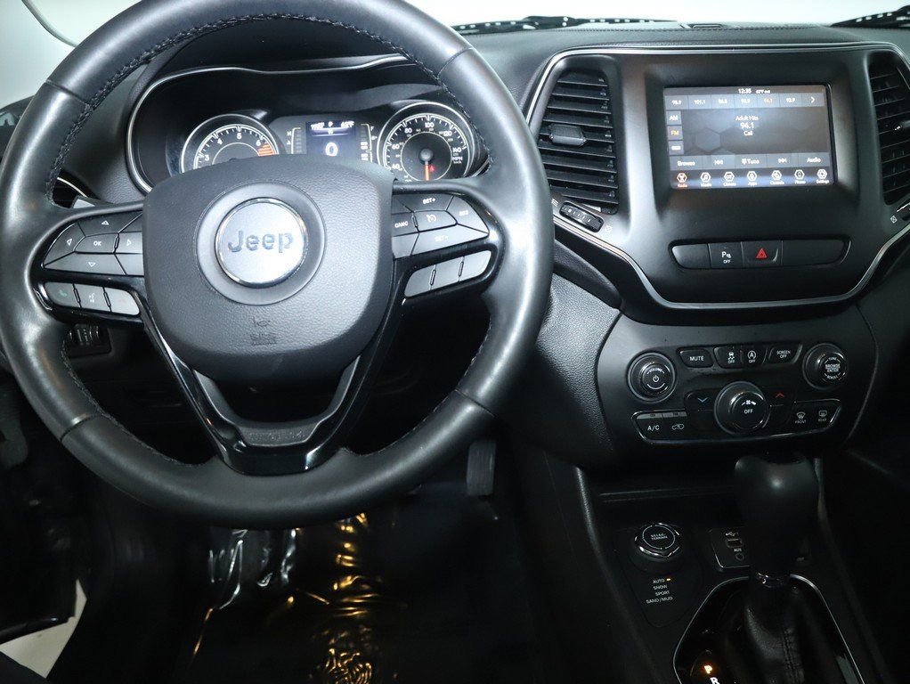 Used 2019 Jeep Cherokee Latitude Plus image 29