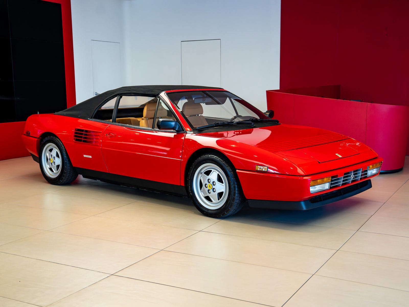 Used 1989 Ferrari Mondial T Cabriolet RWD image 31