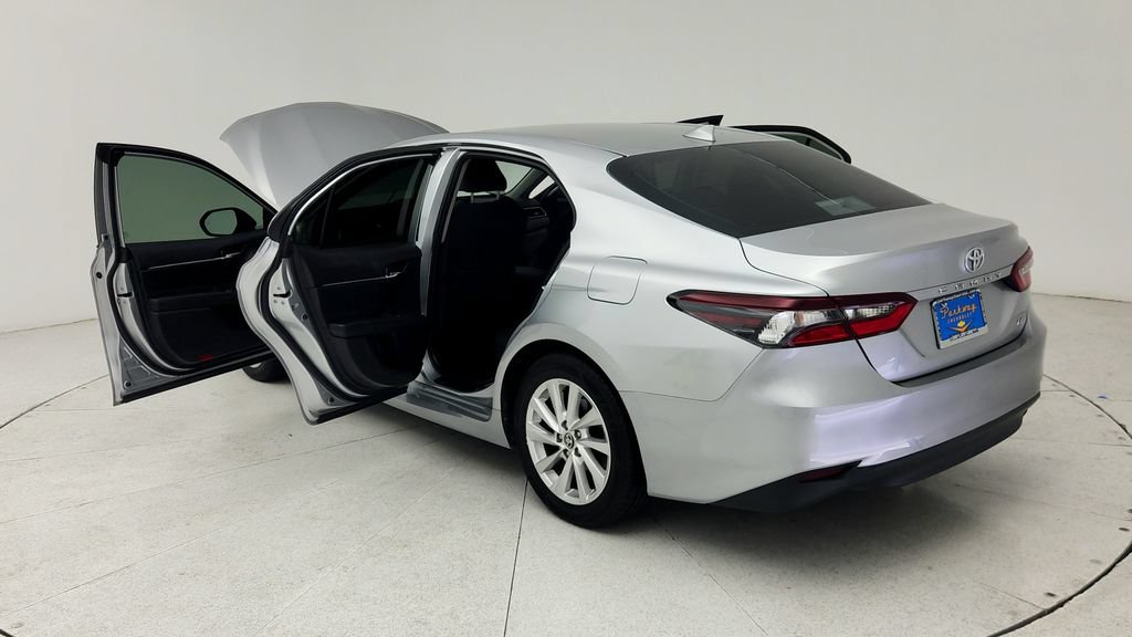 Used 2024 Toyota Camry LE w/ Convenience Package FWD image 12