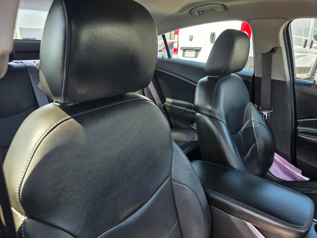 Used 2016 Chevrolet Volt Premier w/ Driver Confidence Package image 22