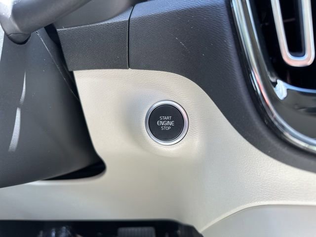 Certified 2023 Volvo XC40 B5 Ultimate w/ Protection Package Premier AWD/4WD image 21