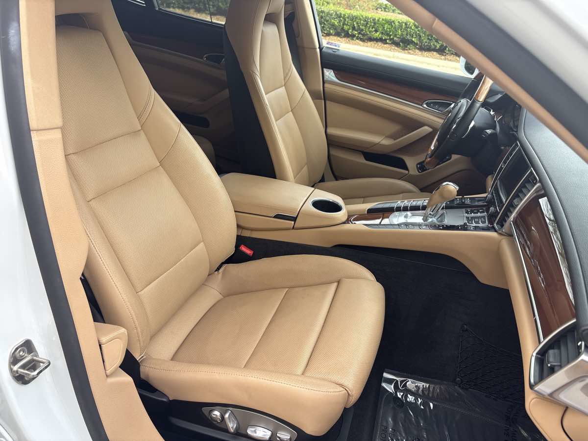 Used 2016 Porsche Panamera 4 Edition image 20