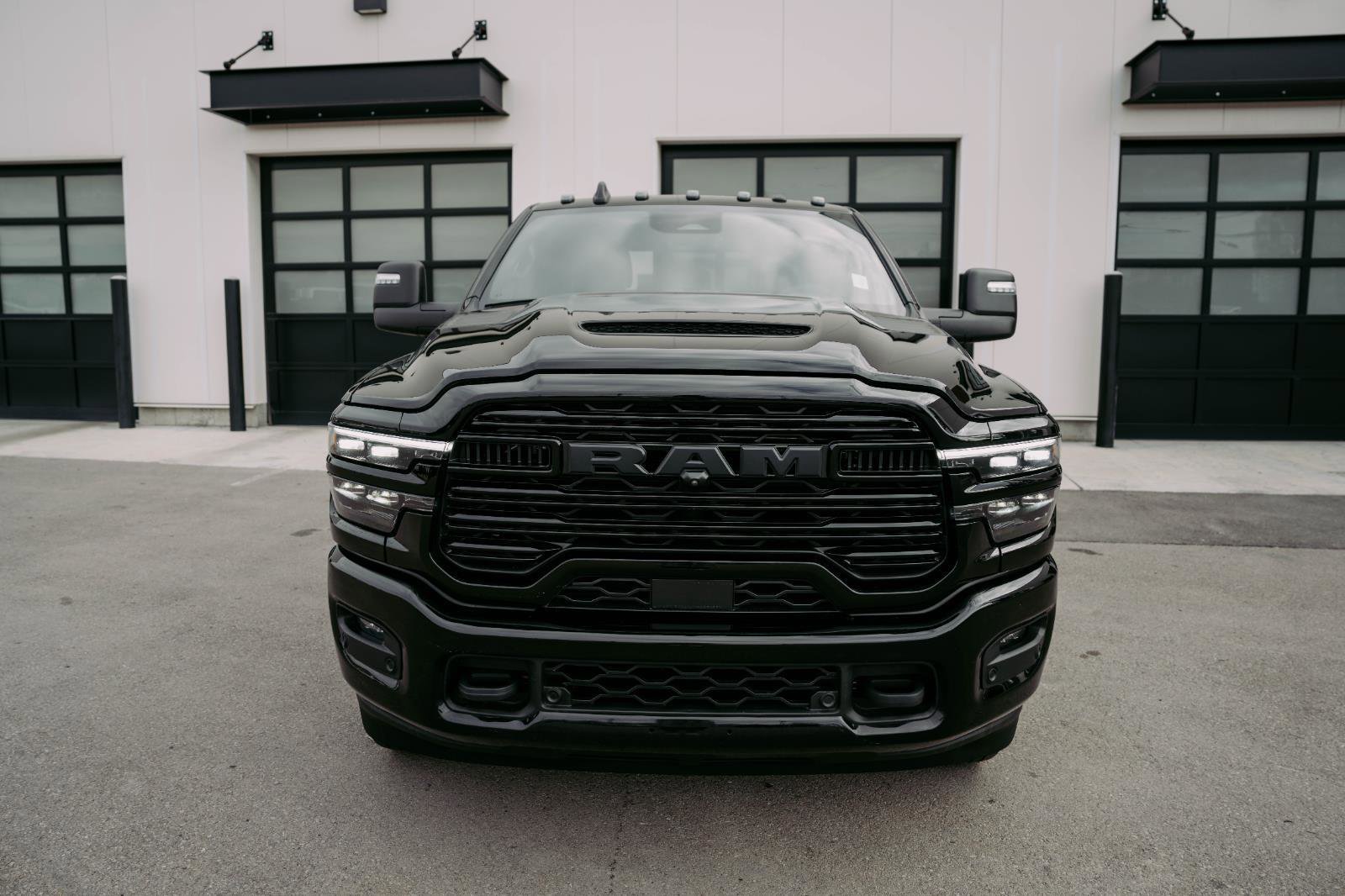 Used 2025 RAM 3500 Laramie image 2