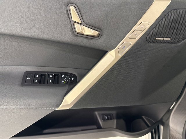 Used 2025 BMW iX xDrive50 w/ Sport Package image 11