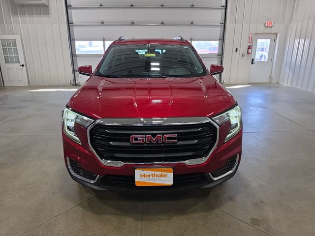 Used 2024 GMC Terrain SLE w/ Driver Convenience Package AWD/4WD image 3