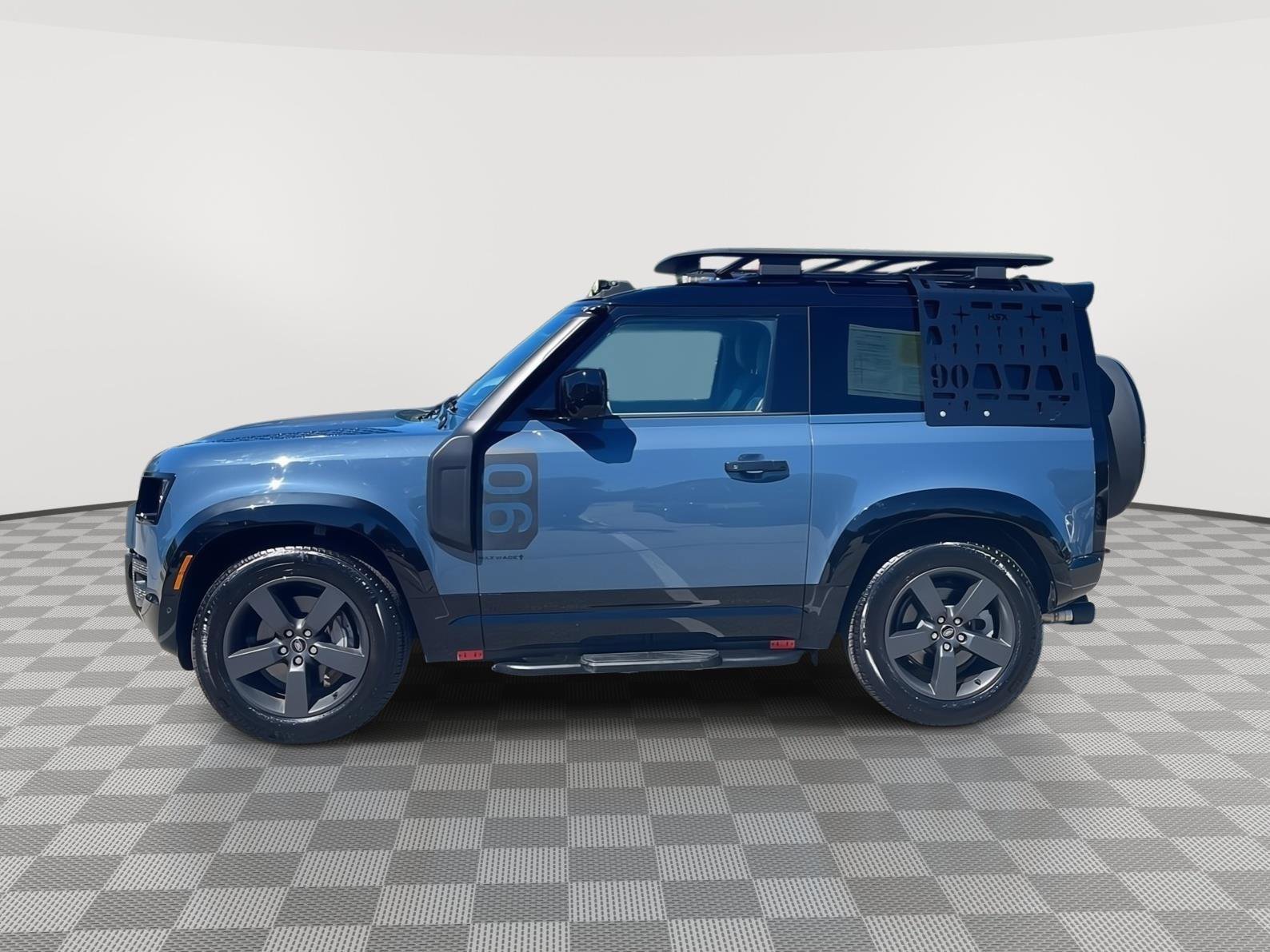 Used 2024 Land Rover Defender 90 X-Dynamic SE AWD/4WD image 8