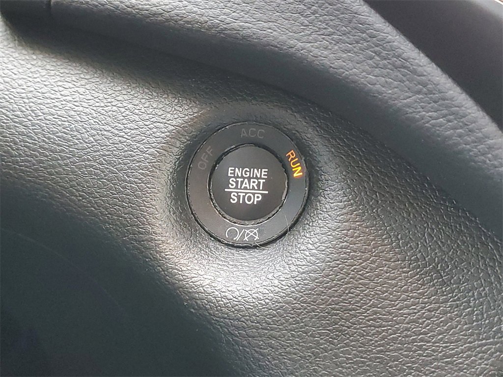 Used 2021 Jeep Cherokee Latitude Lux w/ Comfort/Convenience Group image 30