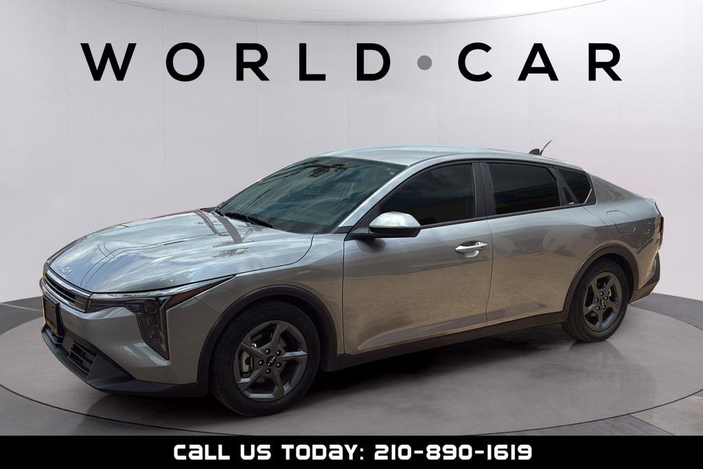 Used 2025 Kia K4 FWD image 11