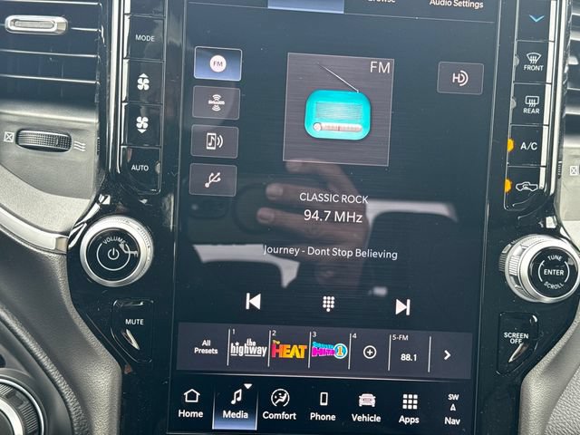 New 2026 RAM 1500 4x4 Crew Cab image 28