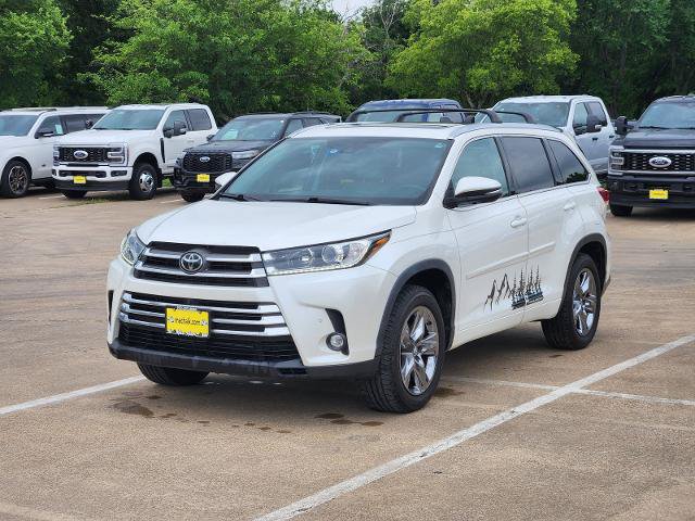 Used 2019 Toyota Highlander Limited Platinum FWD image 3