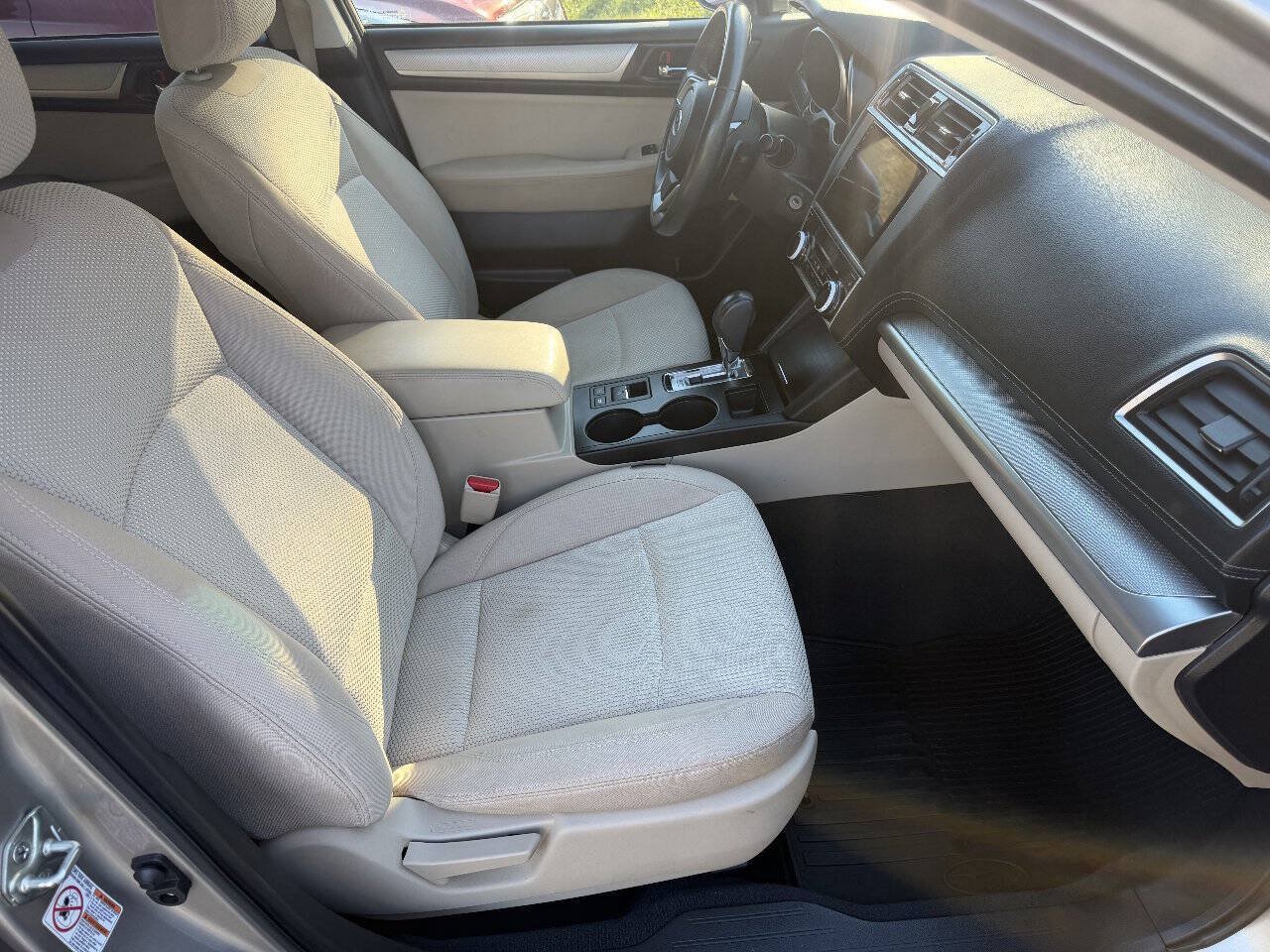 Used 2018 Subaru Outback 2.5i Premium AWD/4WD image 24