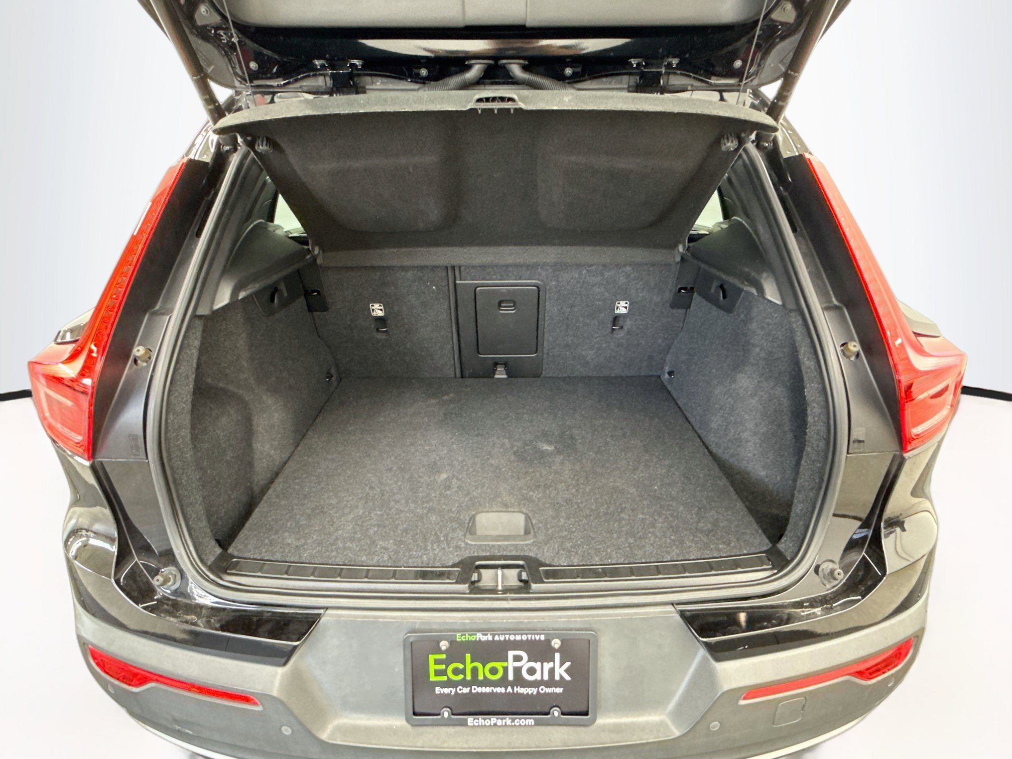 Used 2022 Volvo XC40 T5 Momentum AWD/4WD image 29