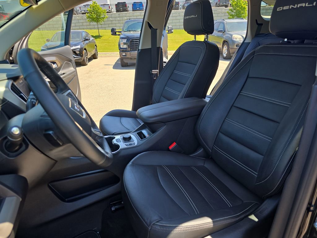 Used 2023 GMC Terrain Denali w/ Black Diamond Edition AWD/4WD image 15