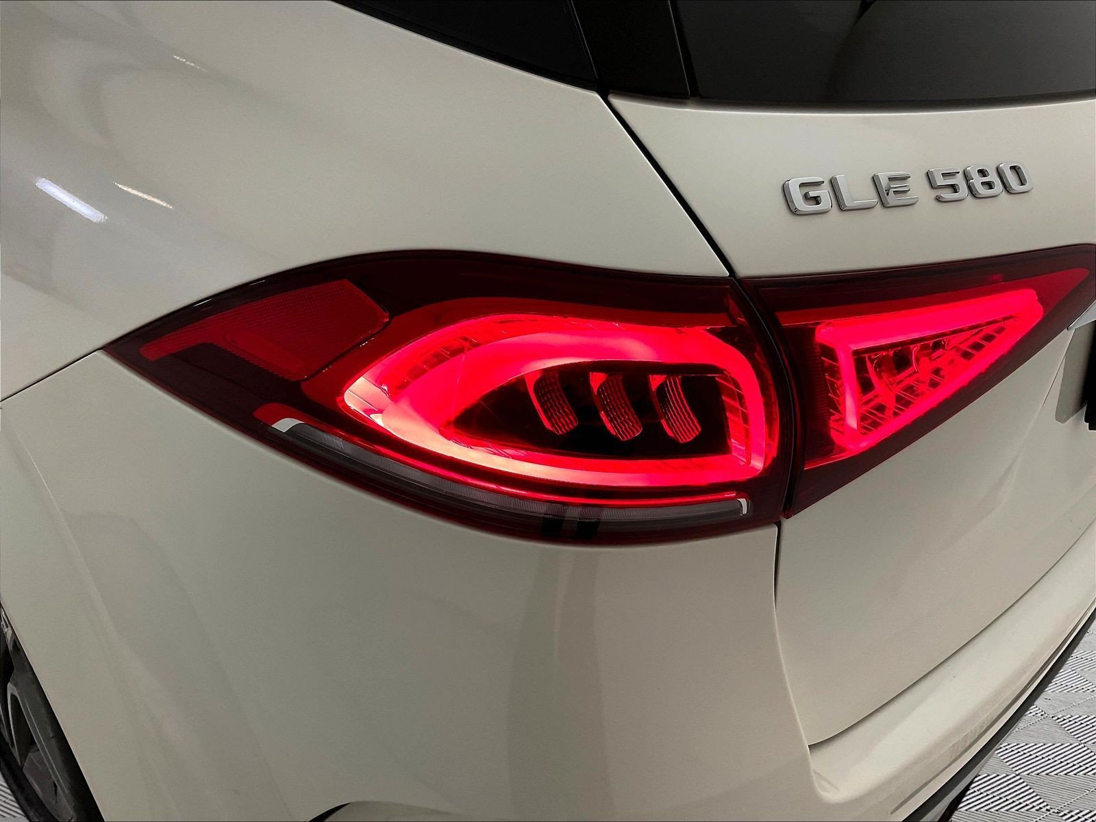 Certified 2020 Mercedes-Benz GLE 580 4MATIC image 23