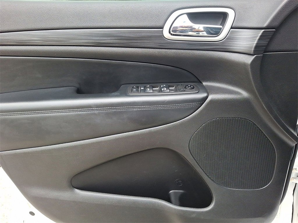 Used 2021 Jeep Grand Cherokee Laredo X image 16