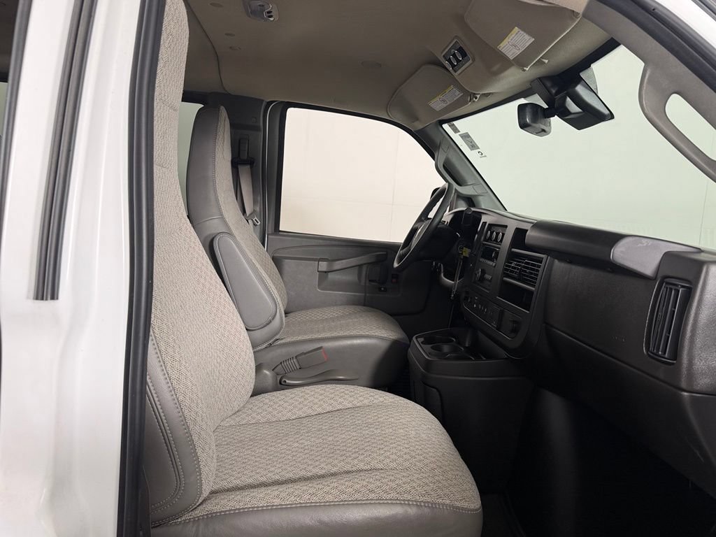 Used 2025 Chevrolet Express 3500 LT w/ LT Preferred Equipment Group RWD image 26