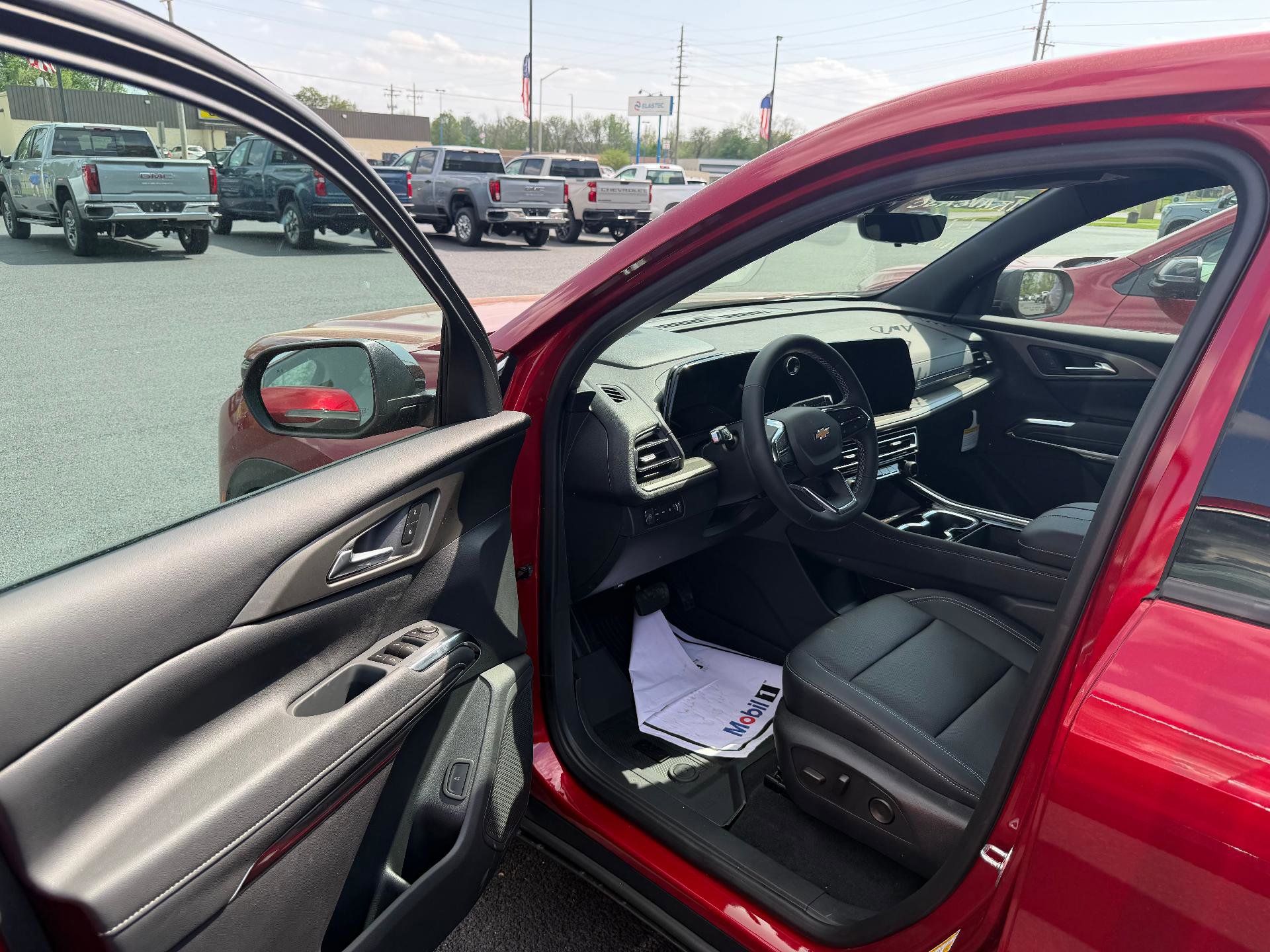 New 2026 Chevrolet Traverse LT w/ Driver Confidence Package AWD/4WD image 7