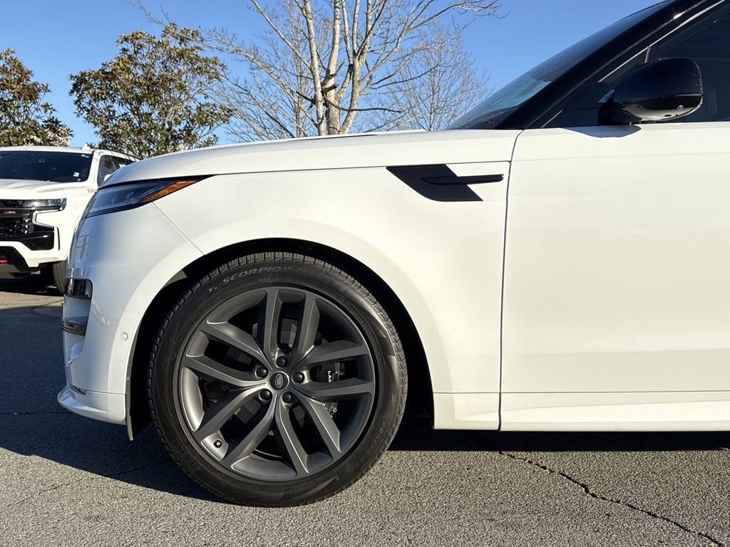 Used 2024 Land Rover Range Rover Sport Dynamic SE image 9