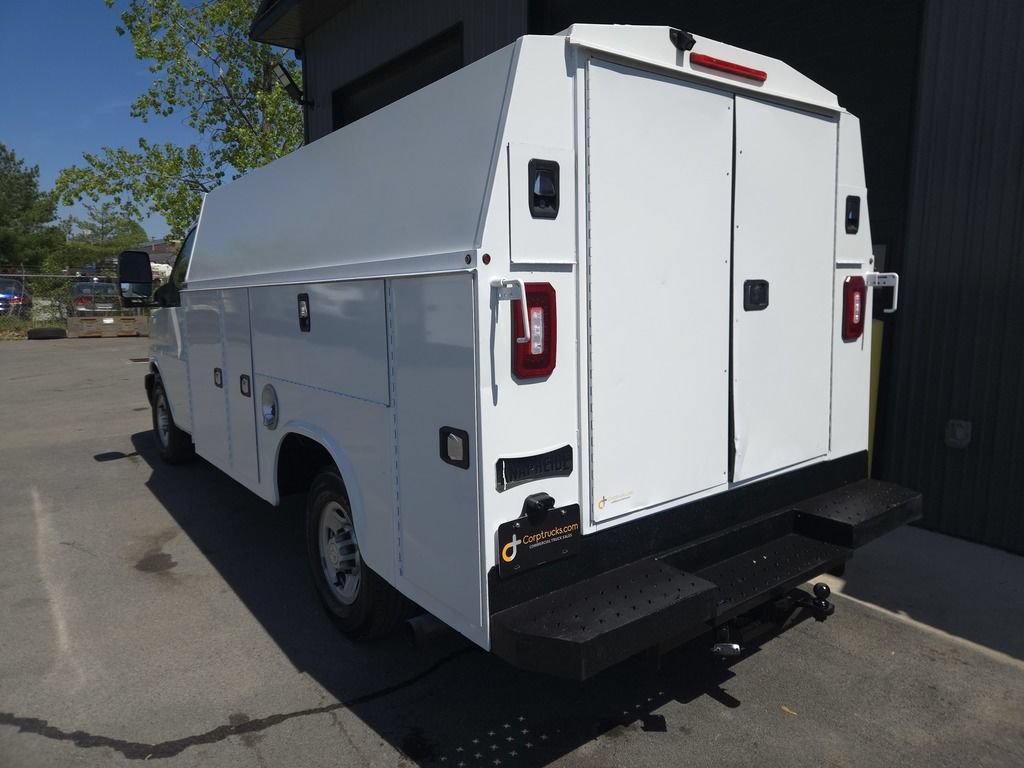 Used 2019 Chevrolet Express 3500 w/ Power Convenience Package RWD image 3
