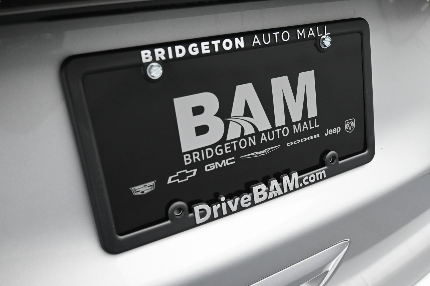 Used 2024 Chrysler Pacifica Touring-L FWD image 26