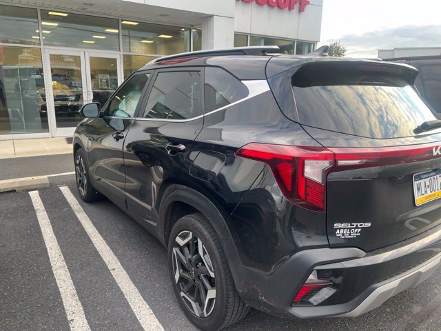 Used 2024 Kia Seltos SX w/ SX Sunroof Package AWD/4WD image 3