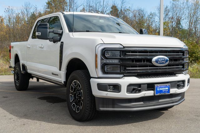 Used 2025 Ford F350 Platinum w/ FX4 Off-Road Package image 4