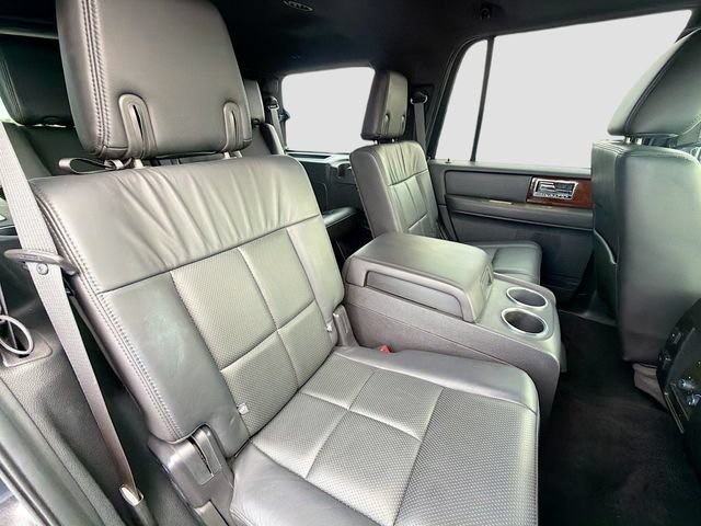 Used 2014 Lincoln Navigator 4WD image 30