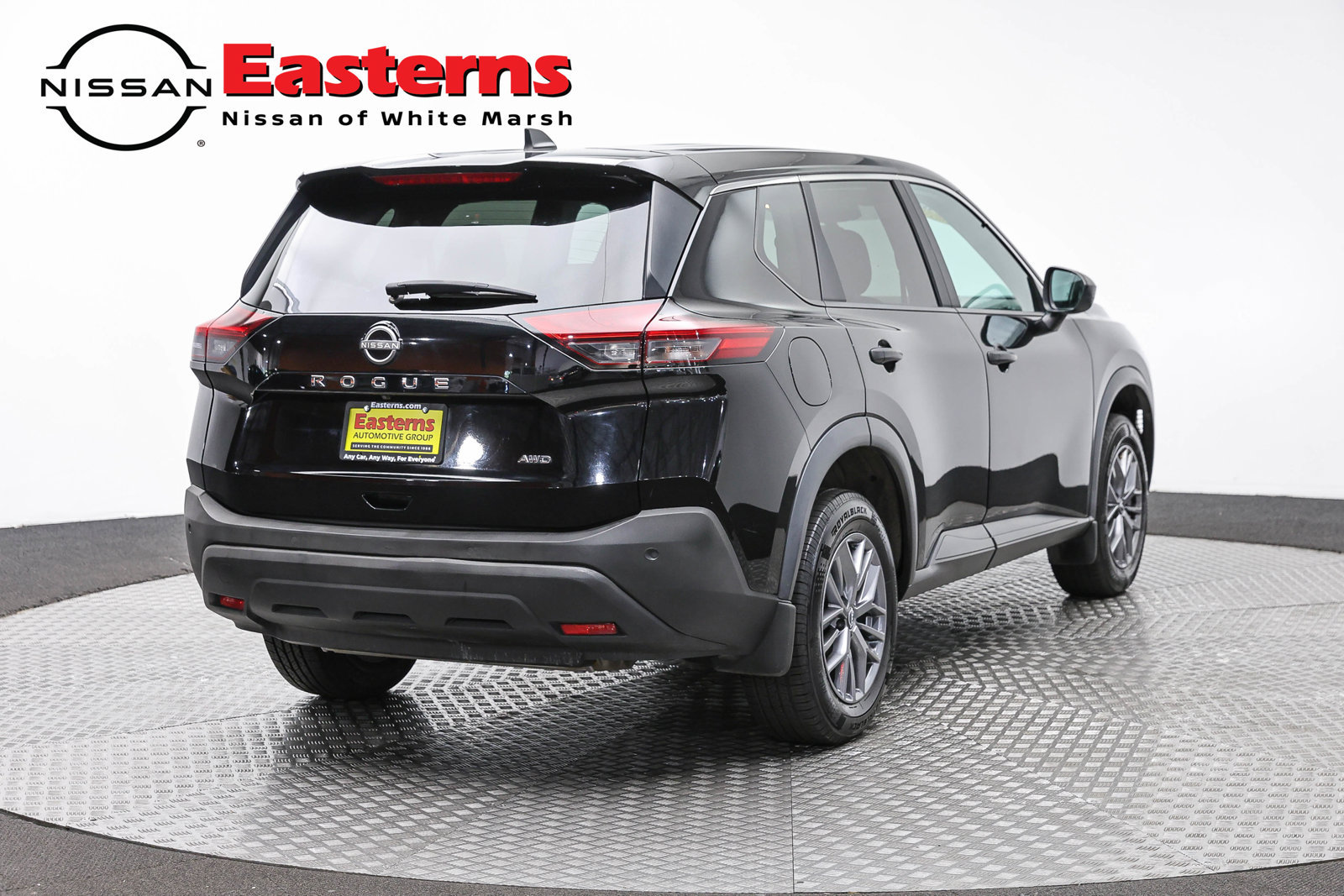 Used 2023 Nissan Rogue S AWD/4WD image 5