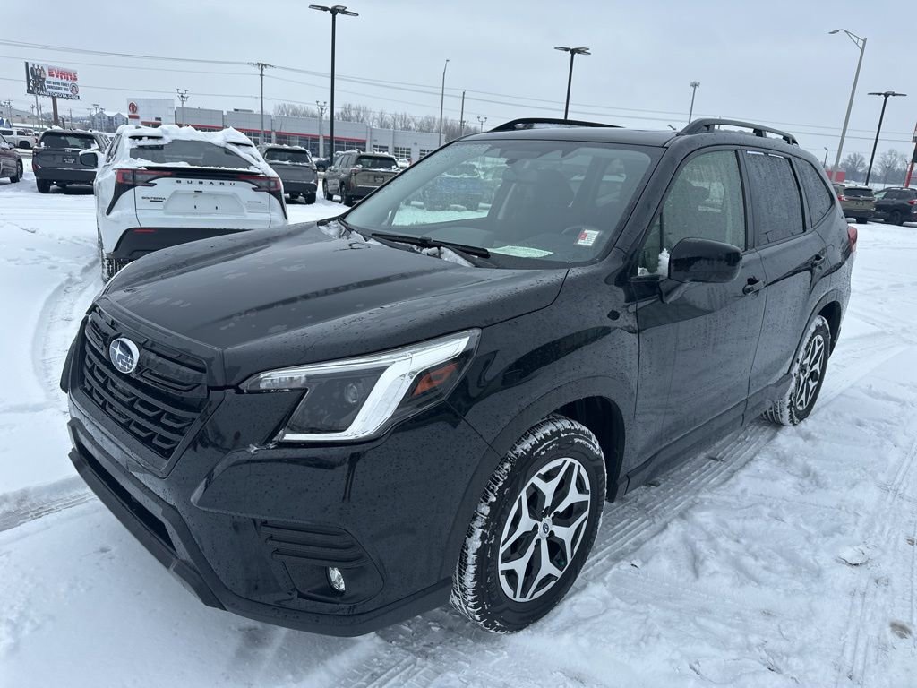 Used 2024 Subaru Forester Premium image 3