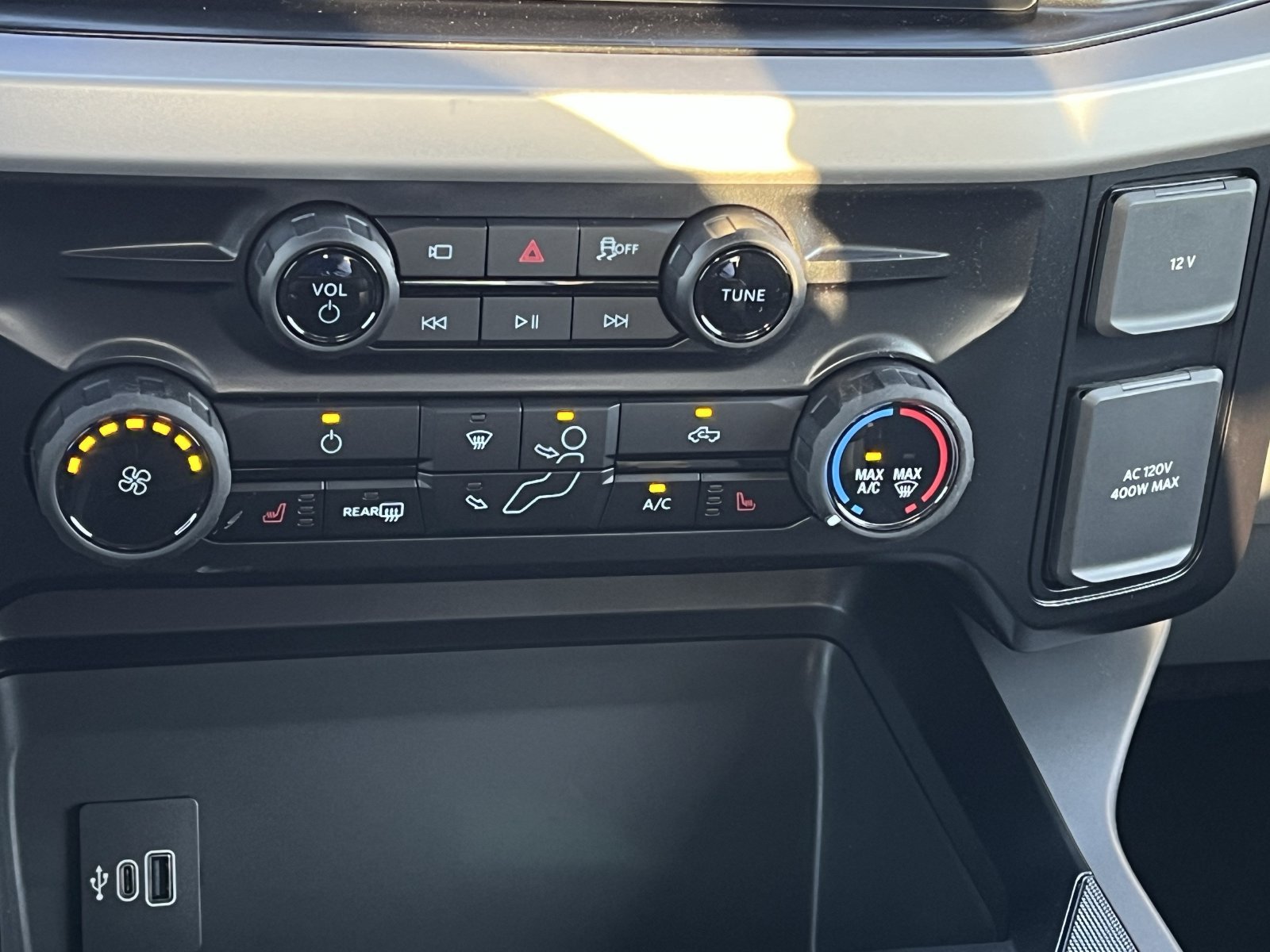 New 2027 Ford F350 XLT w/ XLT Premium Package AWD/4WD image 15