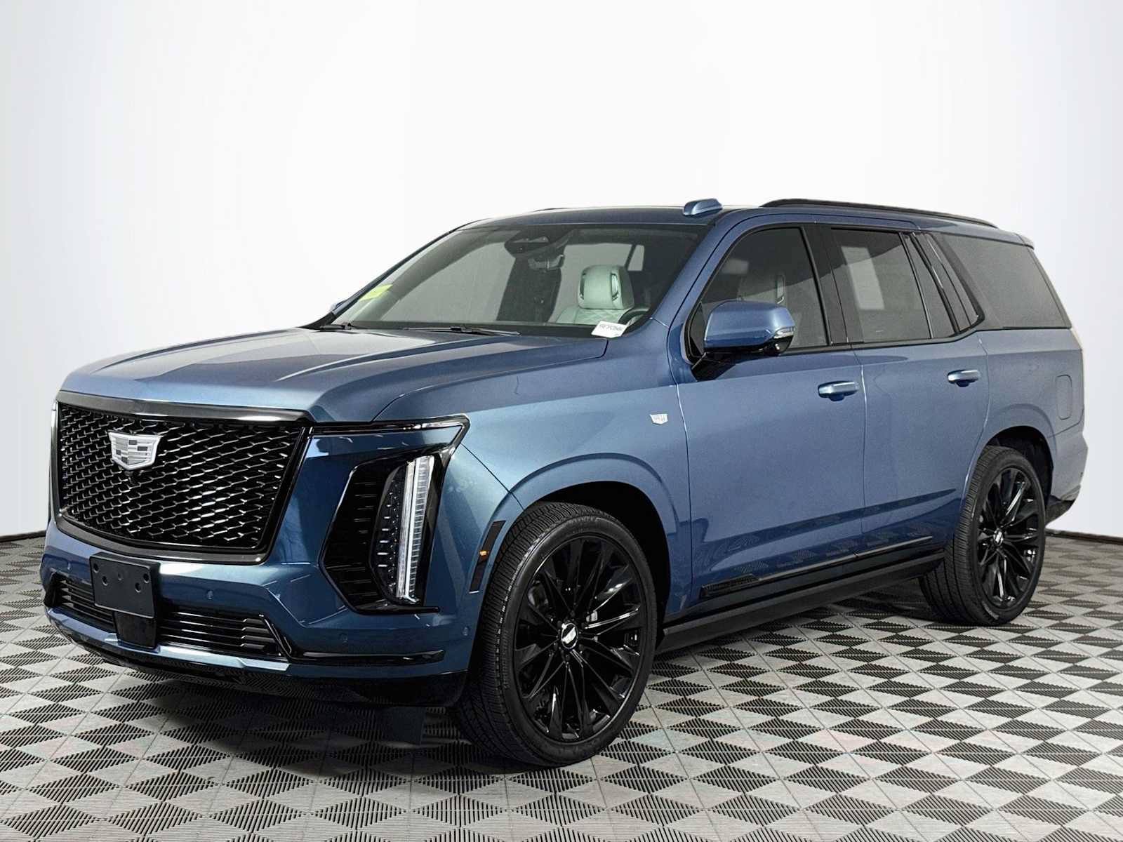 Used 2025 Cadillac Escalade Sport Platinum w/ LPO, ONYX Package AWD/4WD image 39