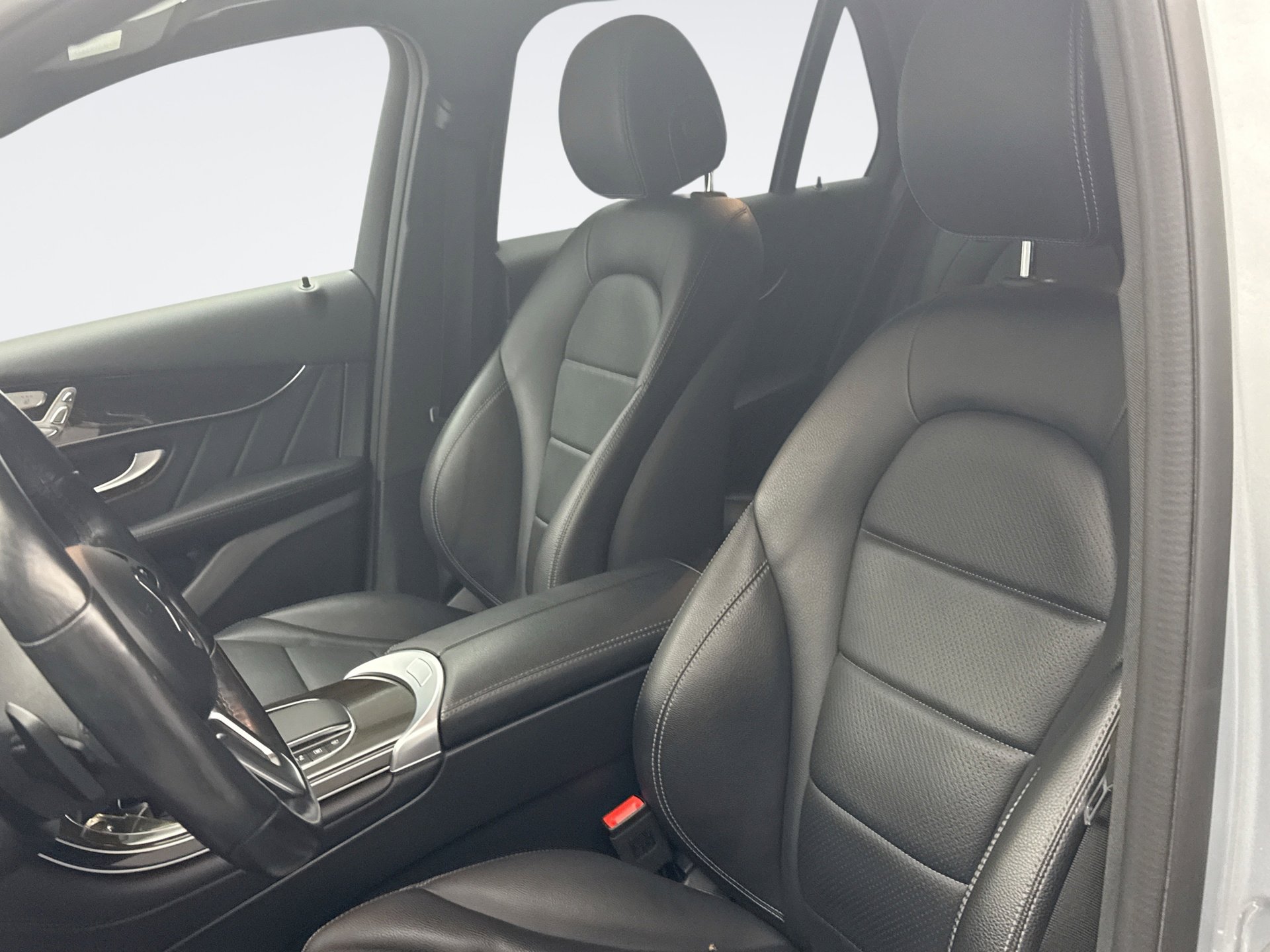 Used 2022 Mercedes-Benz GLC 300 4MATIC image 11