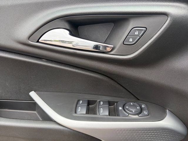 Used 2024 Chevrolet Trax RS FWD image 4