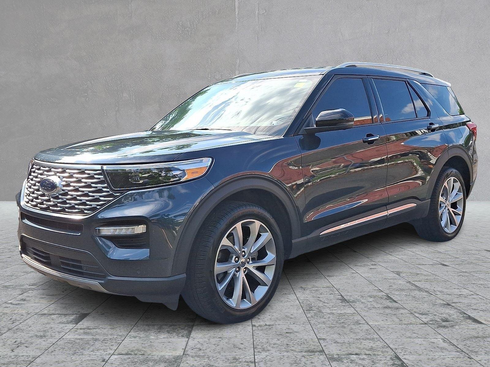 Used 2022 Ford Explorer Platinum w/ Equipment Group 601A AWD/4WD image 3