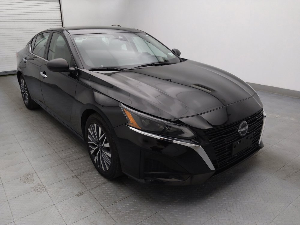 Used 2024 Nissan Altima 2.5 SV image 13