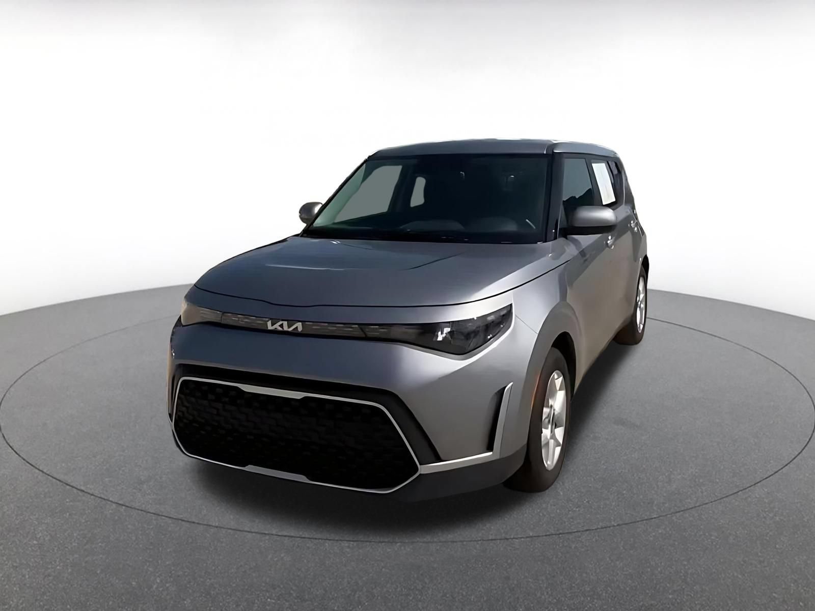 Used 2025 Kia Soul LX w/ LX Technology Package FWD image 6