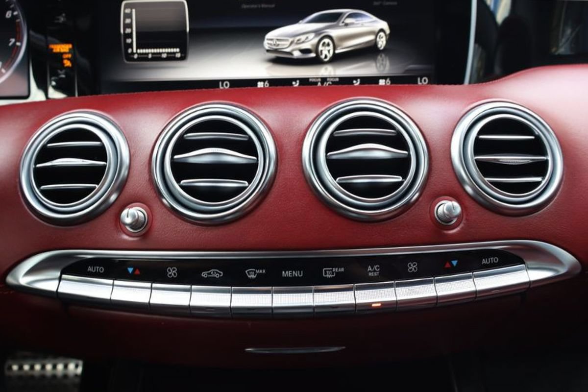 Used 2015 Mercedes-Benz S 550 4MATIC Coupe image 21