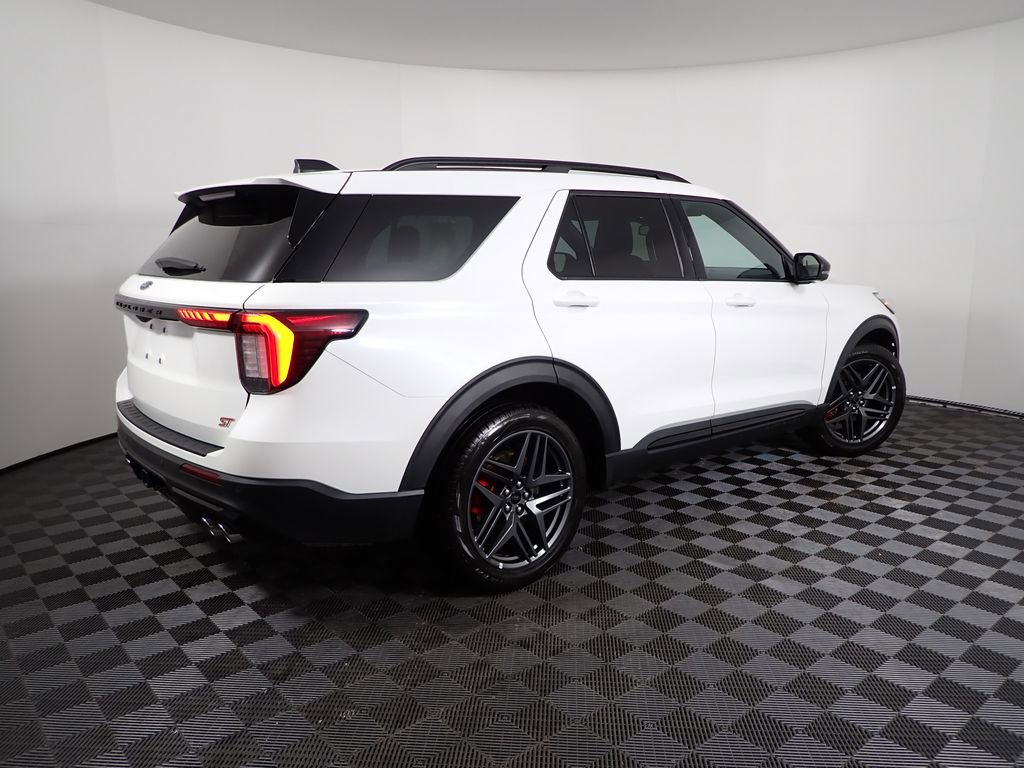Used 2025 Ford Explorer ST image 21