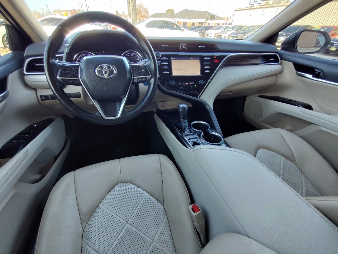 Used 2018 Toyota Camry XLE image 36